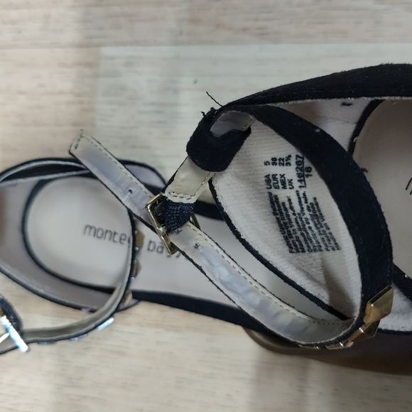 Woman’s Montego Bay Club Beige and Black Sandals Size 5 - Picture 3 of 4